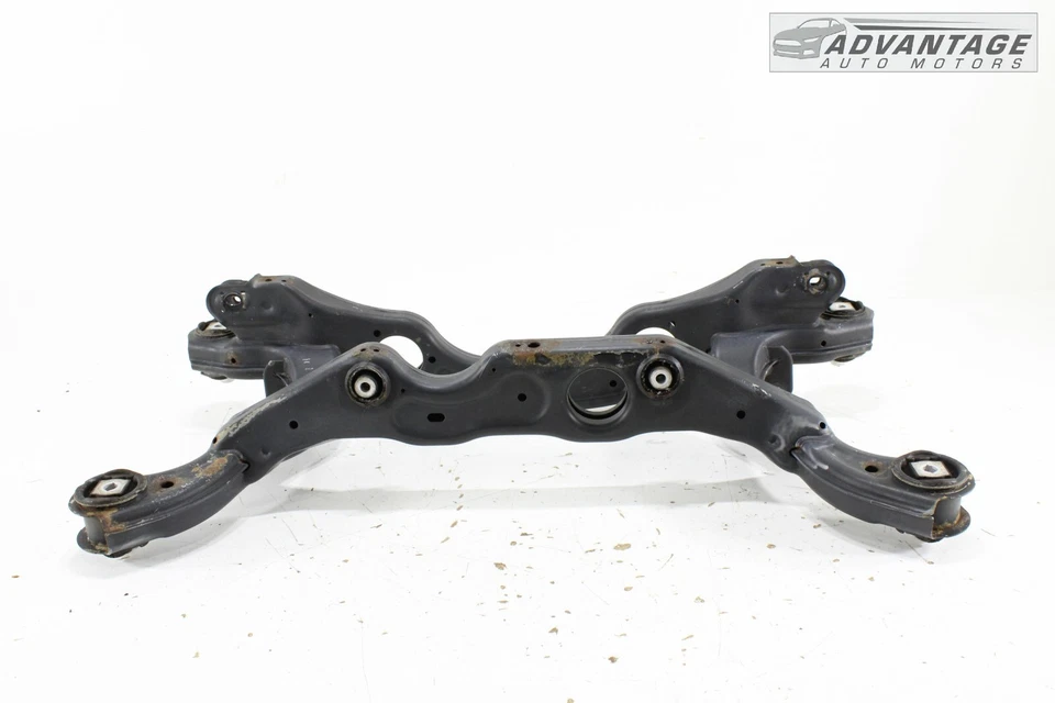 Mercedes Benz CLA250 W117 2014-2018 tracción delantera subchasis trasero travesaño soporte OEM Foto 4 de 4