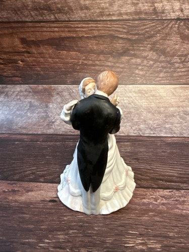Curator Collection’s "THE WEDDING" by Rob Sauber Figurine 1987 Artaffects - Picture 4 of 7