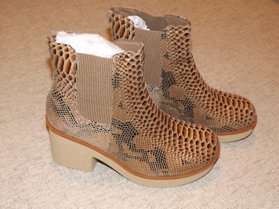 Pierre Dumas Womens Taupe Snake skin bootie Size 10M Zippered Back