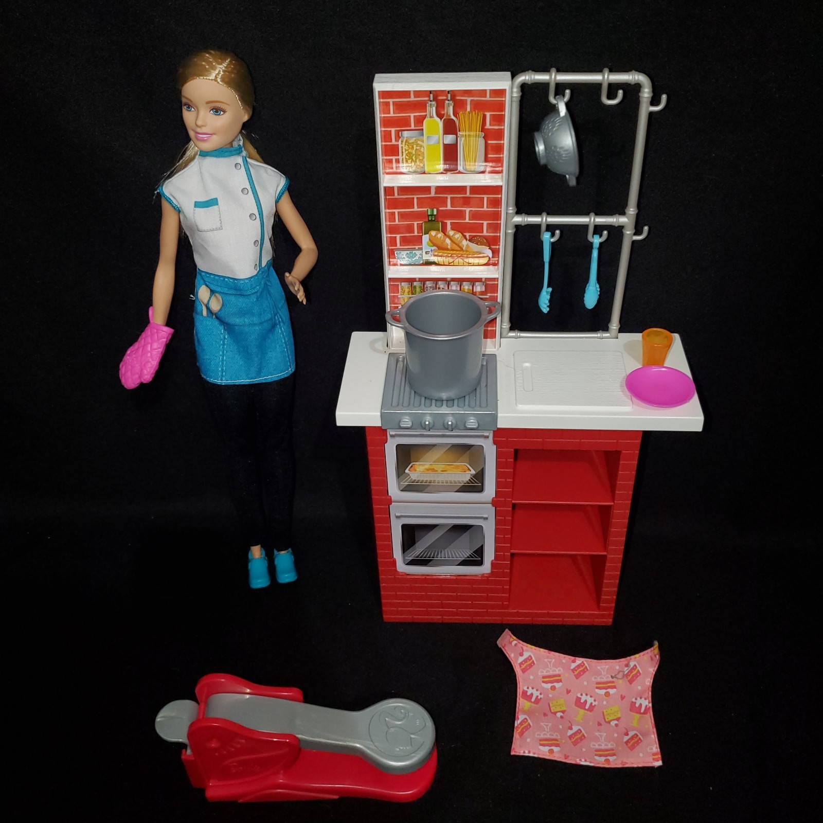 Barbie Spaghetti Chef Doll & Playset DMC36 Mattel 2015 You Can Be Anything
