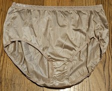 NWOT Hanes Nude Silky 100 Nylon Lace Trim Peek-a-Boo Panties Plus Sz 11 XXL