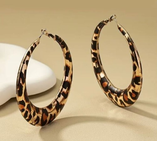 NEW WOMEN'S XL YELLOW GOLD LEOPARD PRINT ROUND HOOP EARRINGS LIGHT WEIGHT 2.75" - Picture 2 of 5