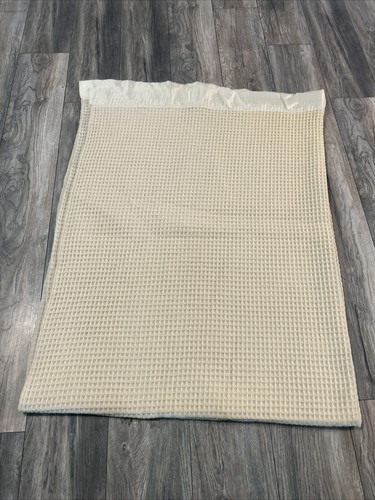 Vintage Pendleton Waffle Wool Blanket Satin Trim 80 x 64 Cream Nice