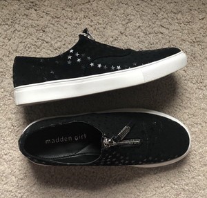 madden girl black sneakers