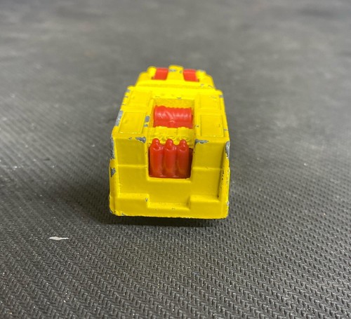 Vintage 1974 Hot Wheels Mattel Blackwall Emergency Squad Race Rescue Yellow - Picture 5 of 6
