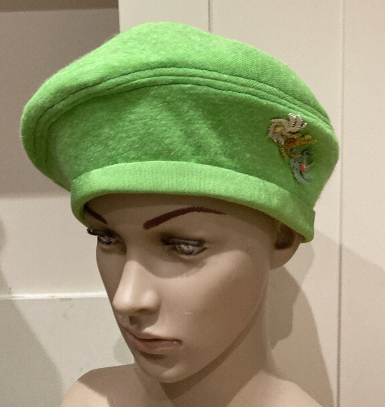 "Atelier Lucas" 1960s/Early 1970s Leaf Green Wool Hat Made in London, Small Size 2