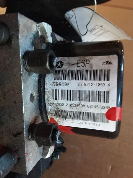 2009-2010 Jeep Grand Cherokee ABS Pump Assembly 68046110AA OEM - Image 3 of 4