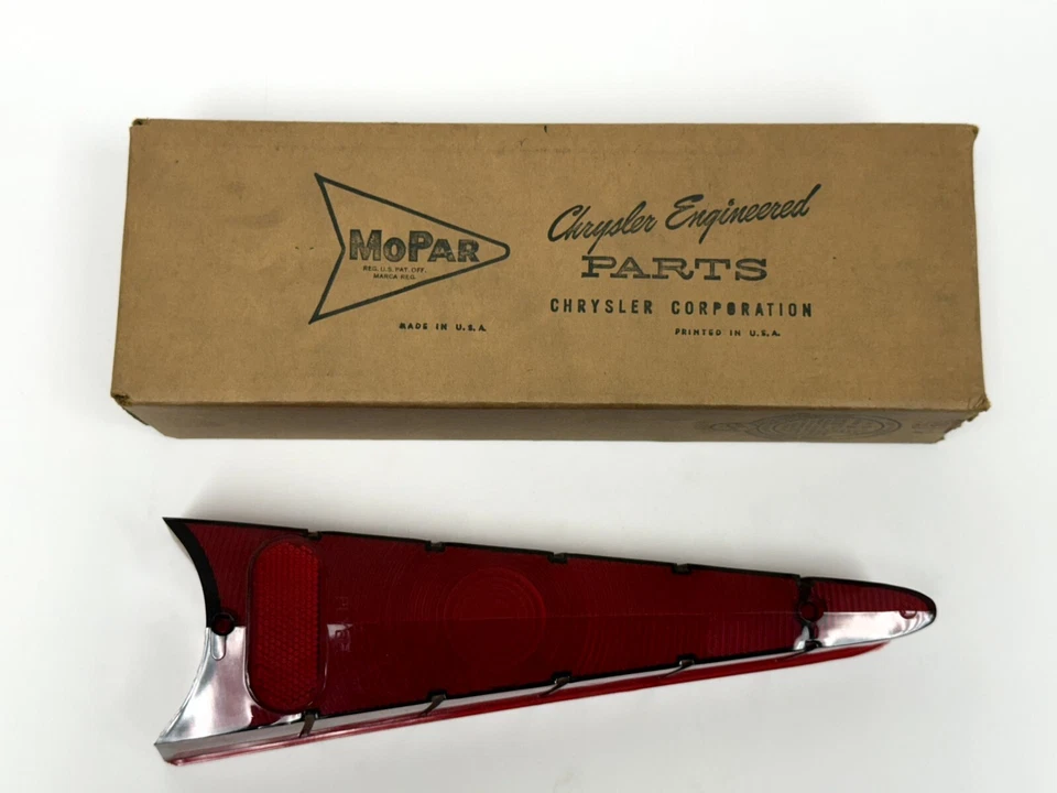 Lámpara trasera Plymouth Belvedere Fury Savoy 1957 lente de luz nueva de Lote Antiguo 1689907 Foto 3 de 4