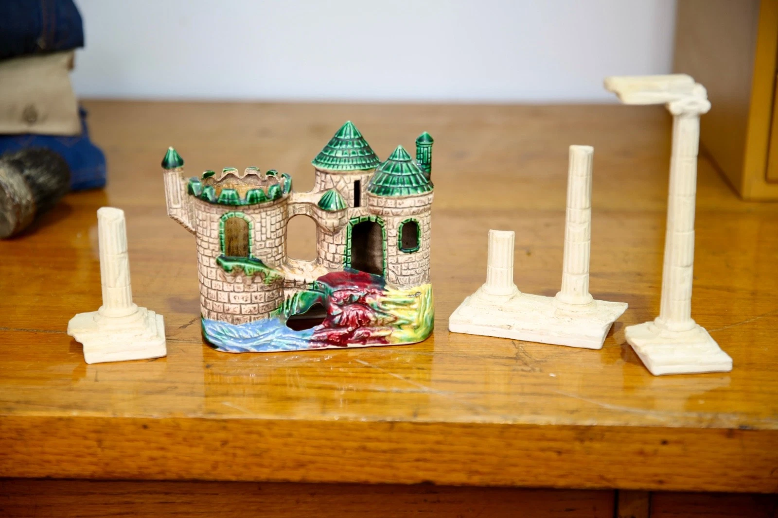 Vintage Aquarium Castle Roman Column Ruins Decoration Fish Tank Hideout Rocks
Opens in a new window 