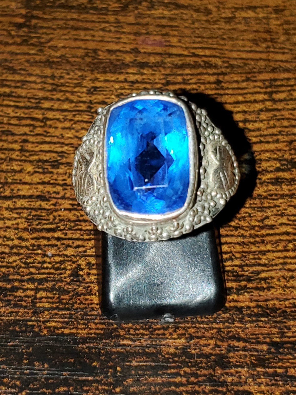Sterling Silver 925 Ring  Elegant Sapphire Blue Size 7