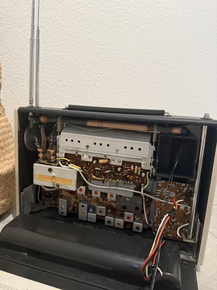 Braun Station T 1000  Weltempfänger Radio UKW - Bild 2 von 4