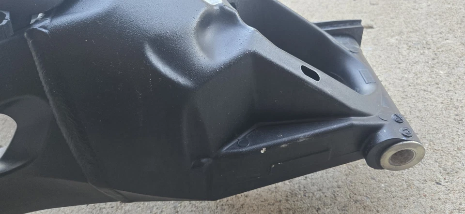06-07 SUZUKI GSXR 600 750 OEM REAR SWINGARM BACK SUSPENSION SWING ARM 2006 2007 - Image 4 of 4