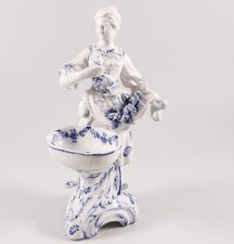 KPM Berlin Winzer Figur Frau mit Korb Zwiebelmuster 1.Wahl 1904 Allegorie Herbst