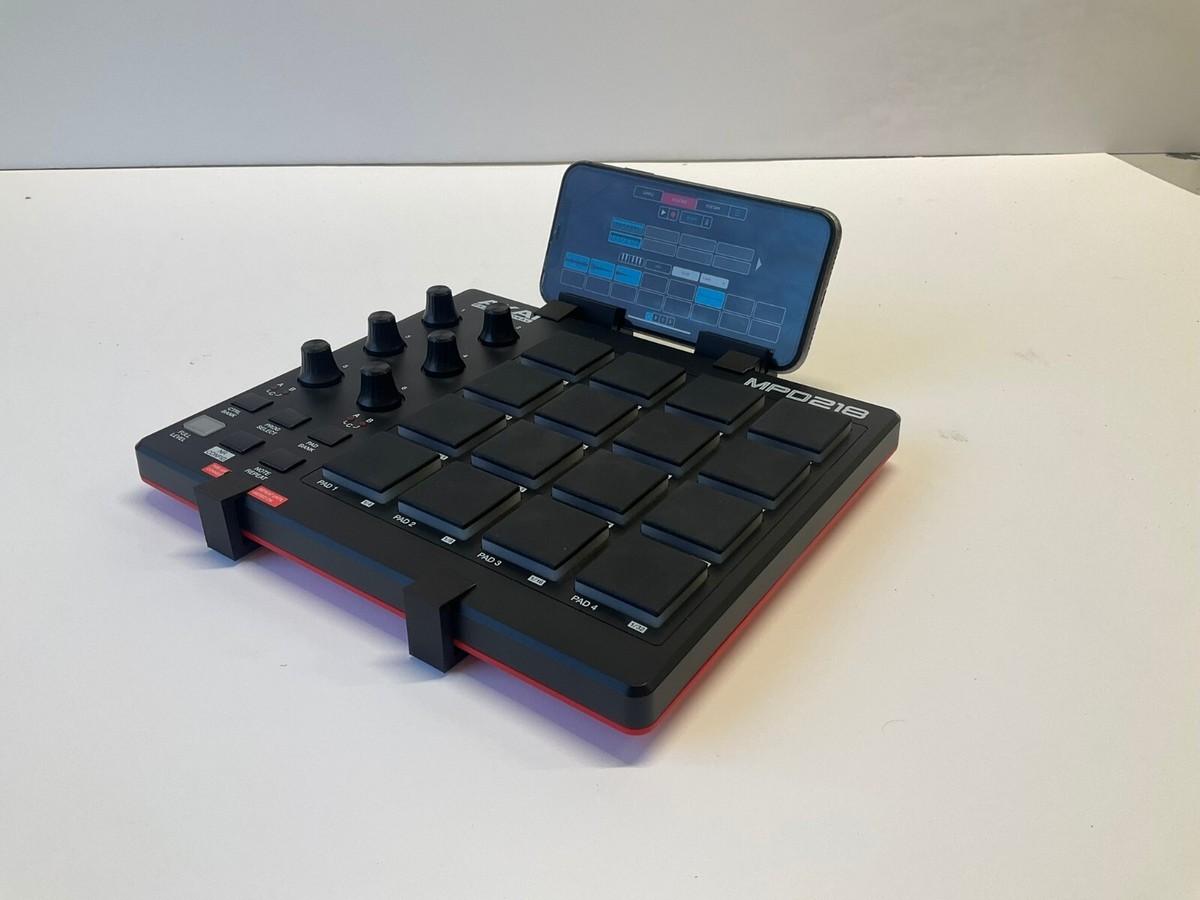 Akai パッド MPD218 Akai MPD218 MIDI Pad Controller - Vintage King