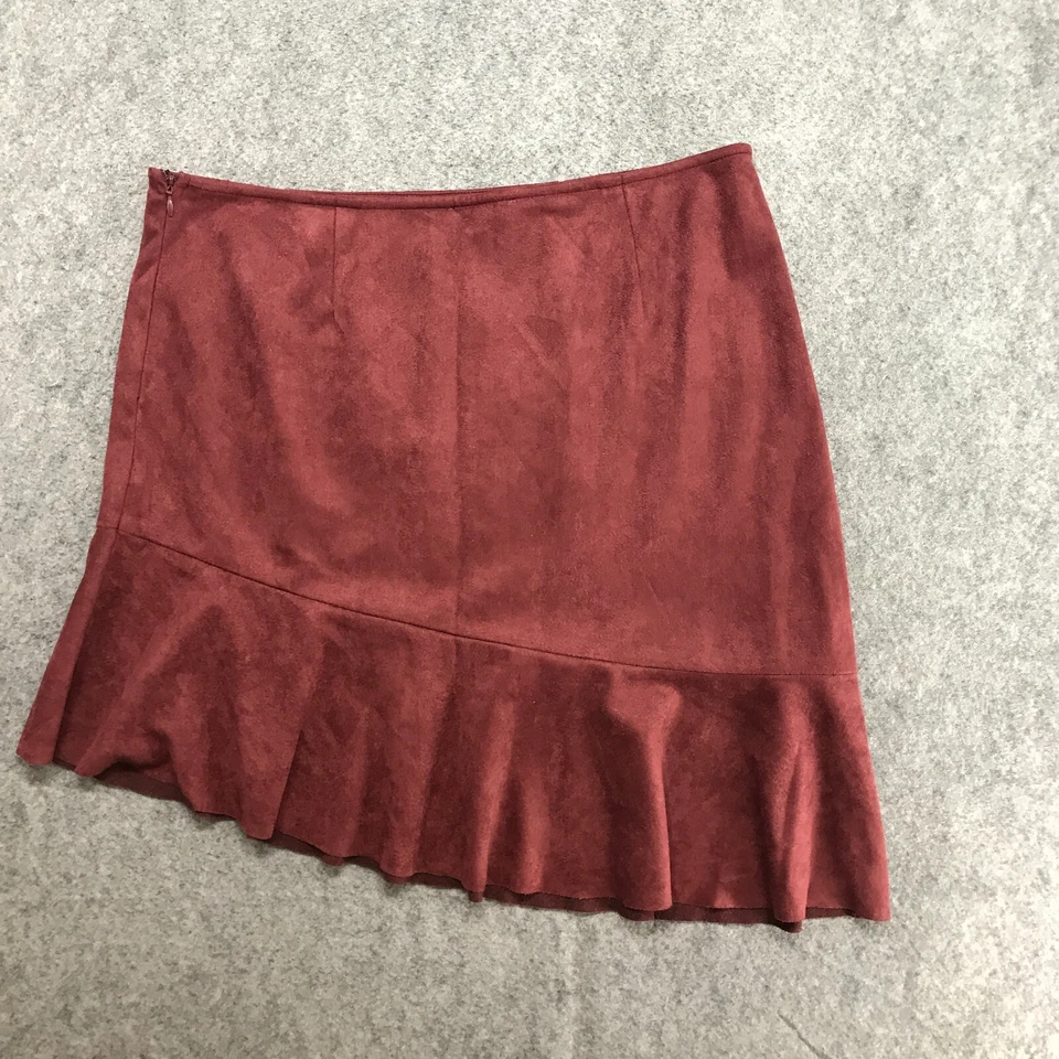 Falda Charlotte Russe para mujer talla grande nueva con etiquetas granate asimétrica dobladillo acampanado Foto 2 de 4