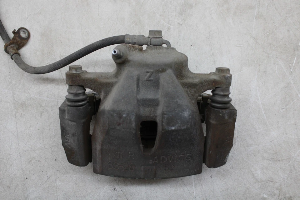 Toyota Corolla Scion 2016 pinza de freno delantera derecha OEM 16 17 18 Foto 2 de 4