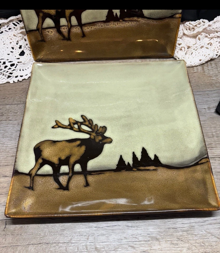 "Juego de 2 platos de cena cuadrados de alce itinerante Better Homes And Gardens 10 3/4"" rústicos" Foto 2 de 4