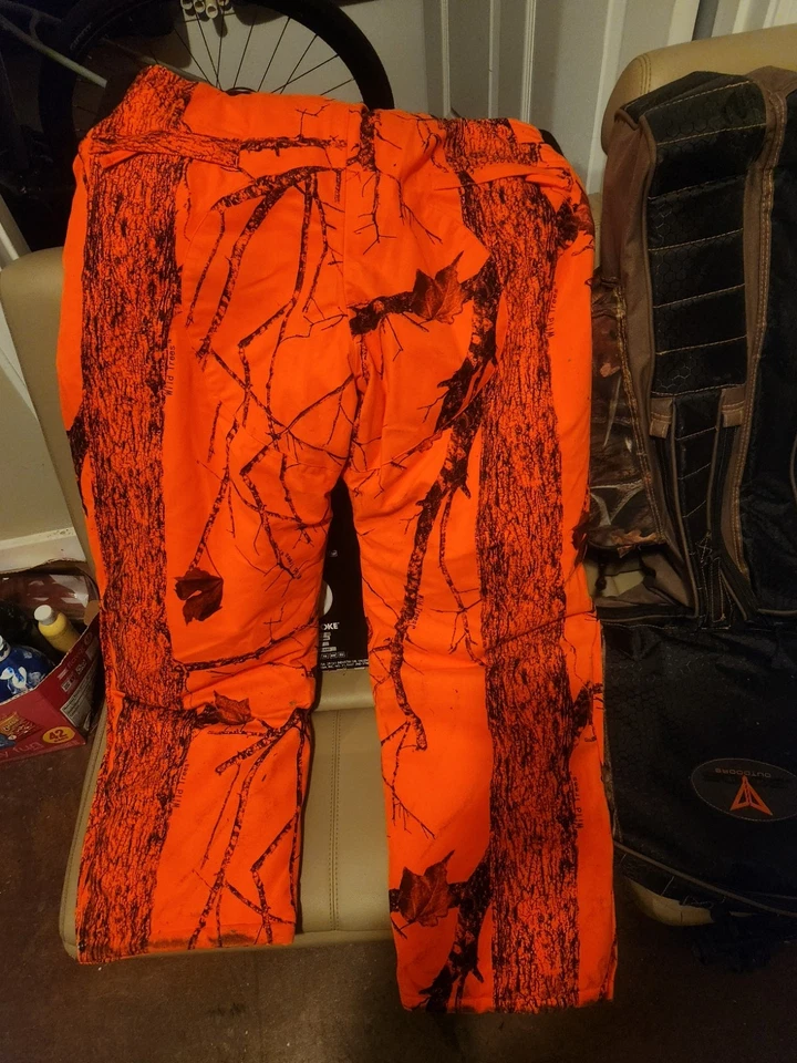 Wildfowler Insulated Waterproof Concealing Bib Overalls. Size Large - Image 3 of 4