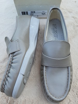 New Gray Softspot Women s Leather Slip On Shoes Size 8 M Penny Style
