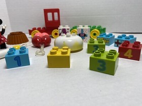 Lego Duplo 10597 - Disney Mickey & Minnie Birthday Parade Lot