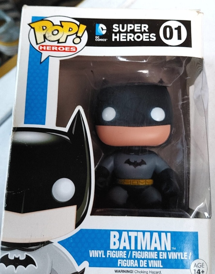 Funko Pop Super Heroes Batman #01 Gray Outfit Vinyl New In
