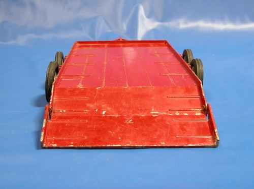 Vintage ERTL Low Bed International Flatbed Trailer 1/16 Scale Red w/ white tires - Picture 5 of 11