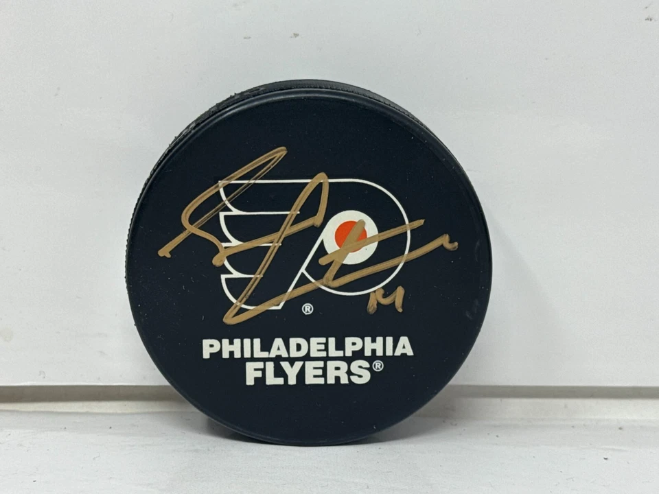 Sean Couturier Philadelphia Flyers Firmado NHL Autógrafo Disco Dorado Automático Foto 2 de 4