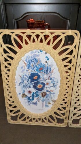 De Colección Par De Marco Estilo Mimbre Blanco Plástico Syroco 19x29 Años 70 con Estampado Floral - Imagen 3 de 5
