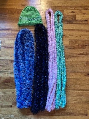 Lot of 4 Vintage 2000s Y2K Hand Stitched Fuzzy Eyelash Knit Tube Scarf & Hat