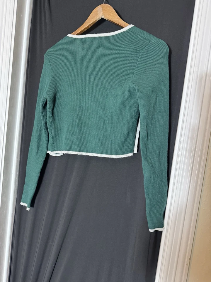 Conjunto Cárdigan/Cami Bongo Forever 21 Verde Marfil Recortado S/M Y2K Academia Teddy Foto 4 de 4