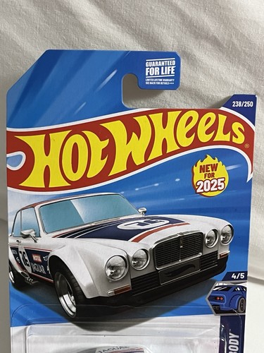 Nuevo Hot Wheels 2025 HW Wild Widebody 4/5 Jaguar XJC V12 cupé blanco 238/250 - Imagen 2 de 11