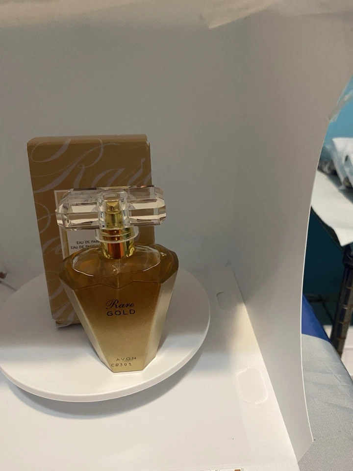 Avon Raro Oro EDP Spray, Original, 1.7 FL. OZ 50 ML Para Damas EAU DE PARFUM Foto 3 de 4