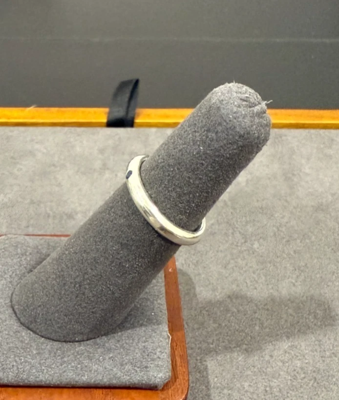 TIFFANY&CO. Anillo de plata de ley 925 con banda de zafiro talla 5,25 de EE. UU. Foto 2 de 4