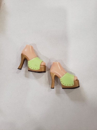 Vintage First Edition Bratz 2003 Strut It! Meygan MGA Excellent Condition - Picture 7 of 12