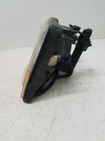 Passenger Headlight GMC Canada Only Fits 98-05 GMC S15 Jimmy OEM - Image 4 of 4