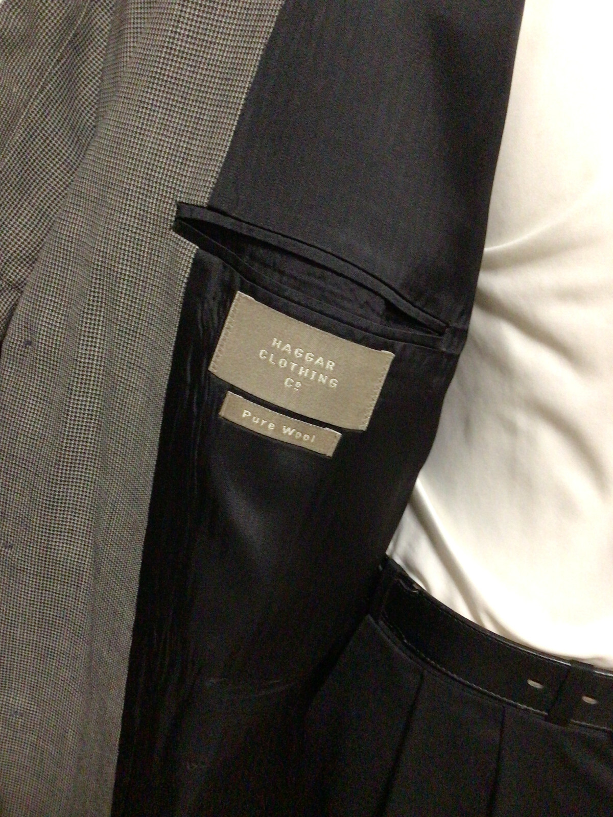 HAGGAR MENS GRAY SHEPHERDS CHECK 3 BUTTON 2 PIECE SUIT SIZE 44L  PANTS 36x32