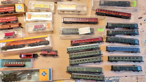 Modellbahn Spur N Konvolut Teil 3: Waggons (56 Stück!) - Bild 2 von 4