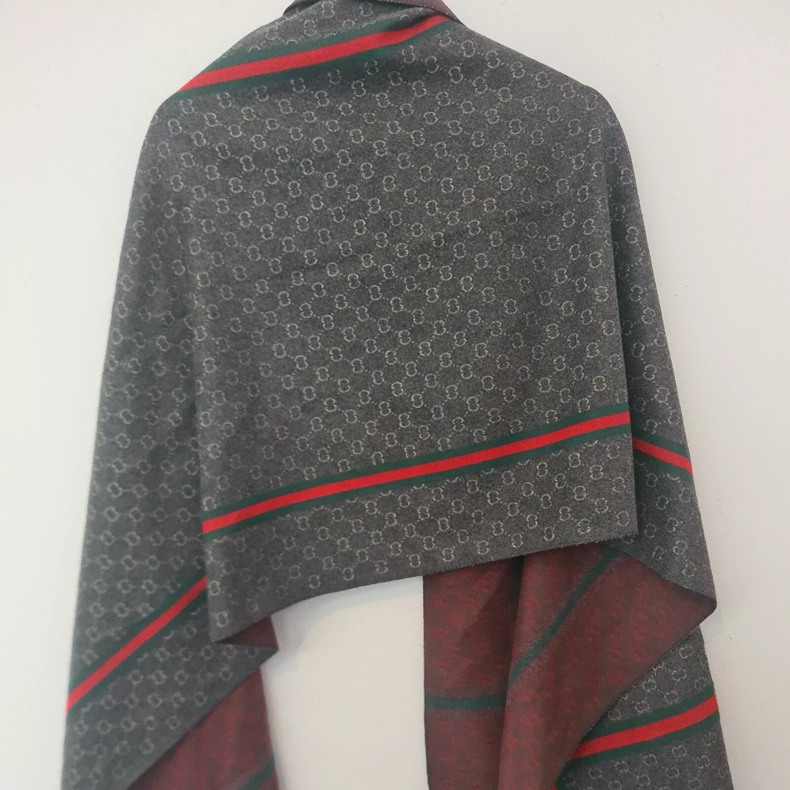 Silencieux foulard en laine Gucci