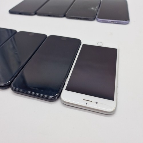 Bulk Lot 8x Apple iPhone 11 8 Plus SE 8 7 6 - 128GB 64GB - beschädigt für Ersatzteile - Bild 17 von 21