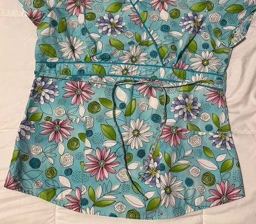 SB Scrub Top Women's Small Blue Purple Pink daisy floral Mock Wrap Pullover - Picture 3 of 12
