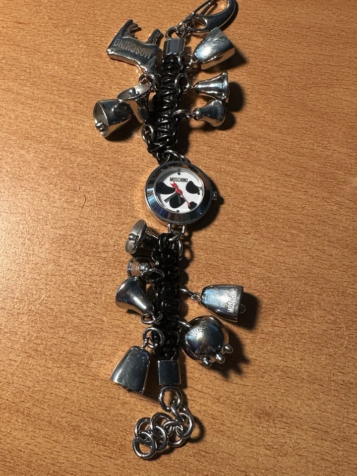 MOSCHINO I Love Cows 女士吊饰手表 需要全新电池 — 第 4/4 张图片