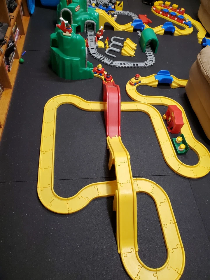 Огромный лот товаров 1991 Little Tikes Peak Road & Rail Set Train Track Green Mountain - Изображение 3 из 4