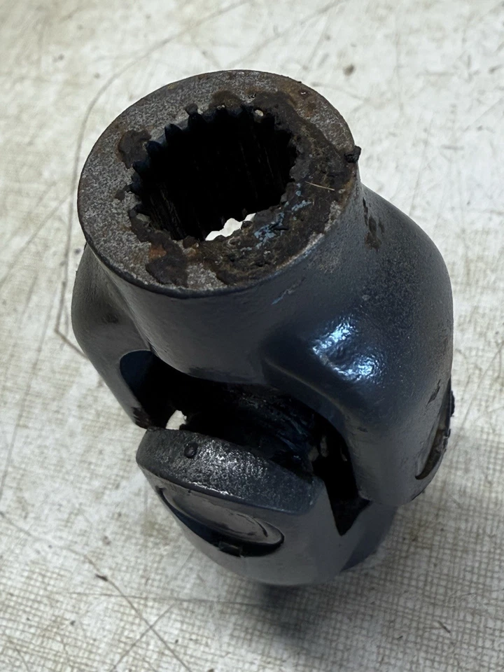 Eje de dirección para tractor Kubota B1700 junta en U Foto 4 de 4