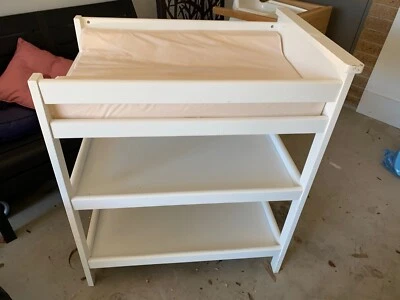 changing table gumtree