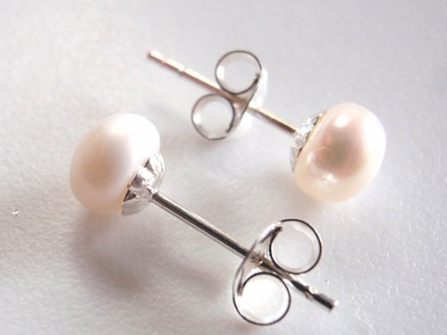 Genuine Cultured Pearl 925 Sterling Silver Stud Earrings Sizes 3 4 5 6 7 8 9 mm - Picture 2 of 3