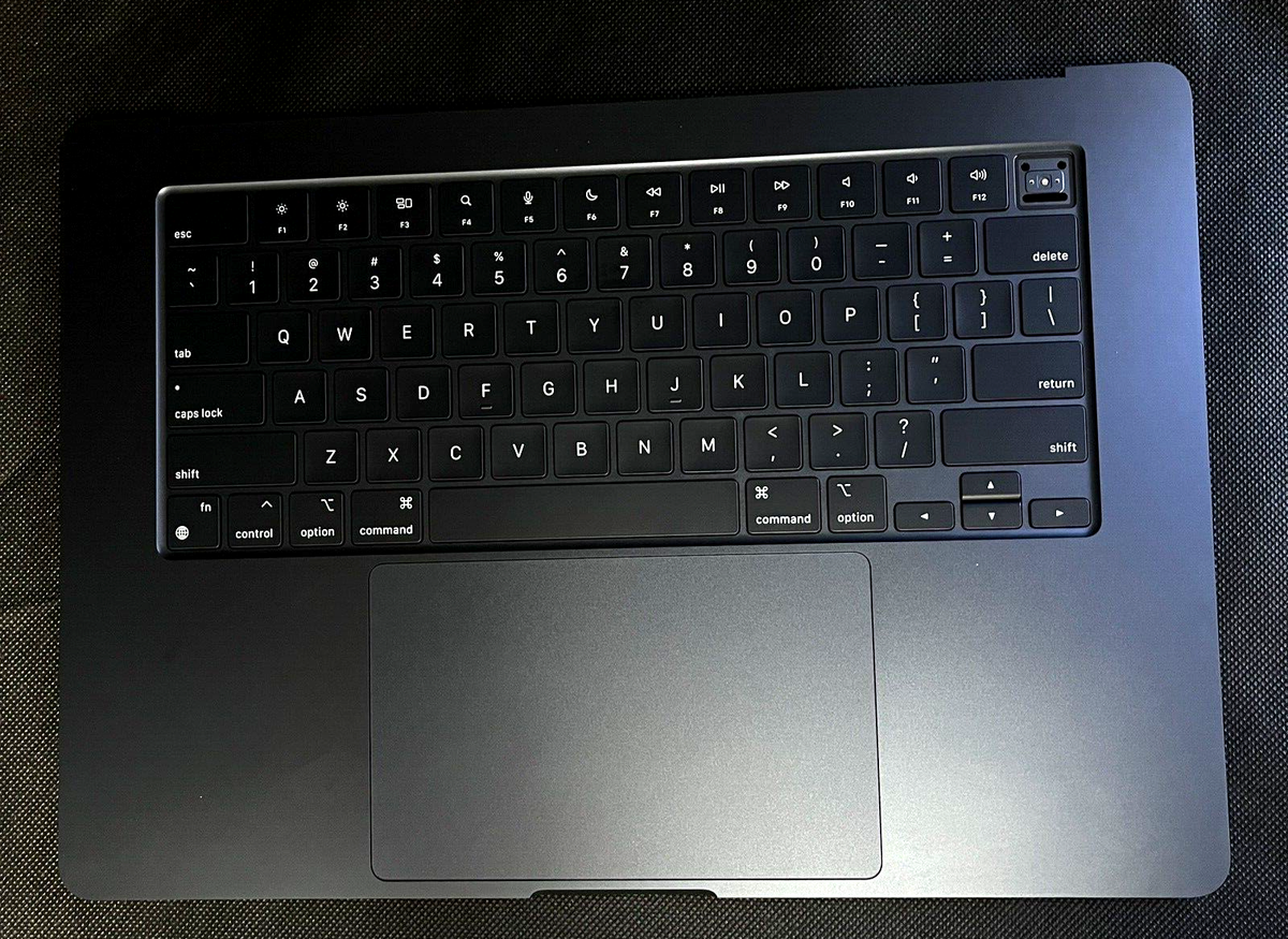 Apple MacBook Air 15型 2023年モデル A2941 Apple、15インチMacBook Airを発表 - Apple (日本)