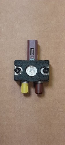 2015 Mercedes benz s550 amplifier antenna splitter OEM - Picture 2 of 2