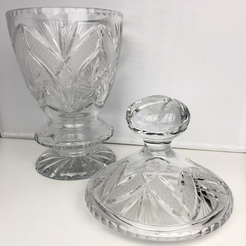 LARGE 17” Cut Crystal JAR / URN w/ LID Covered / Footed Ornate Star Centerpiece - Picture 4 of 12