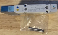 1PC New SMC SY5A00-5U1-NA Solenoid Valve SY5A005U1NA 
