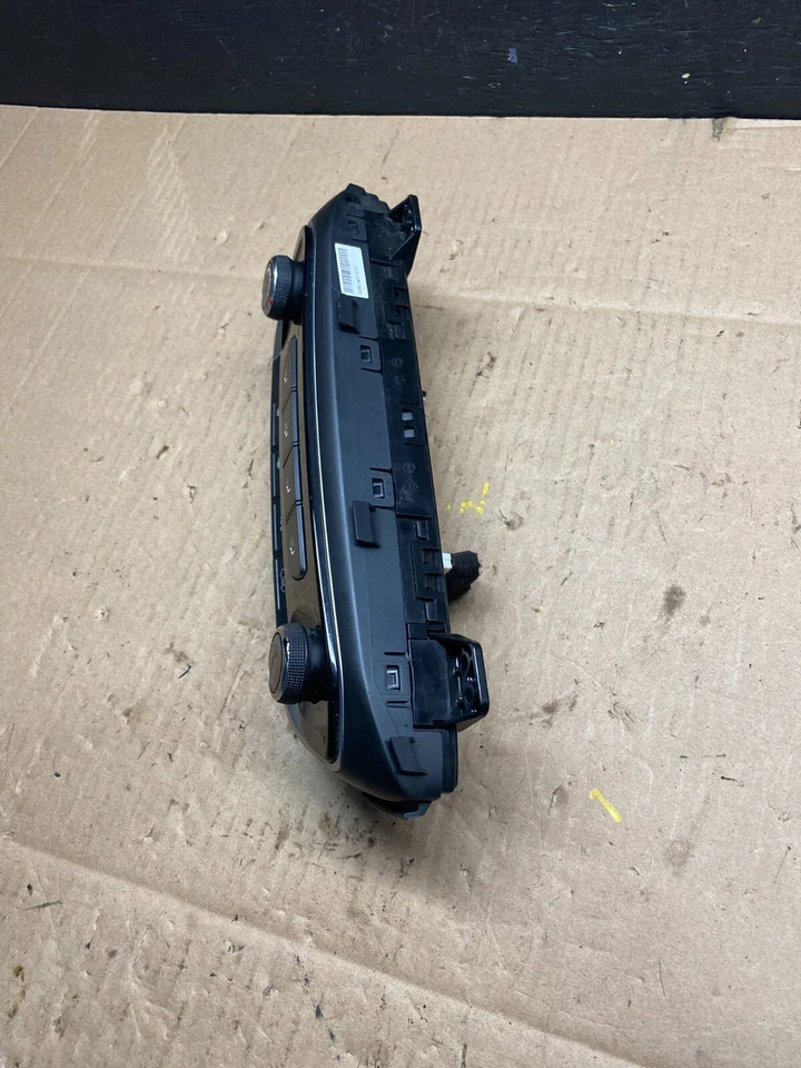 2017 to 2018 Hyundai Elantra GT Center Heater A/C Climate Control Panel M6498 DG - Image 4 of 4